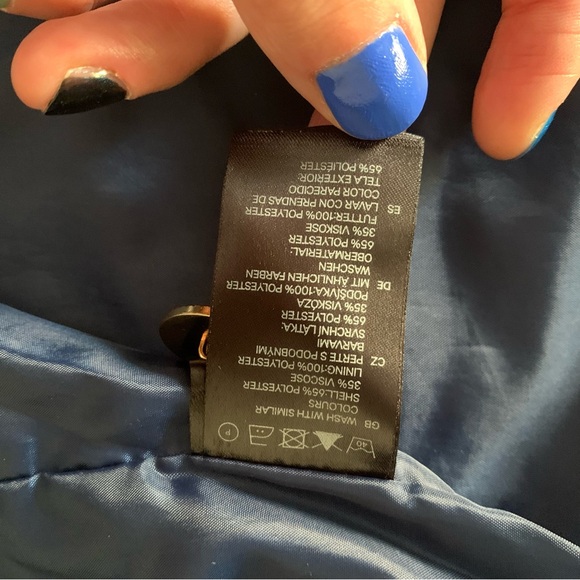 H&M | Navy double breasted blazer | Short length | Gold buttons - Picture 6 of 9